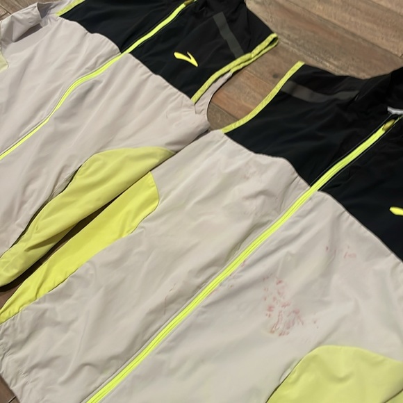 2 brooks running vests - Picture 2 of 4